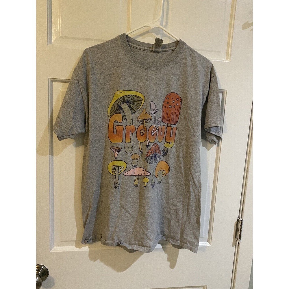Women's Groovy 1970's Mushroom T-shirt Size Large